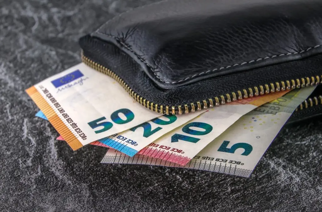 Unterhalt ab 18: Wann volljährige Kinder noch Geld bekommen